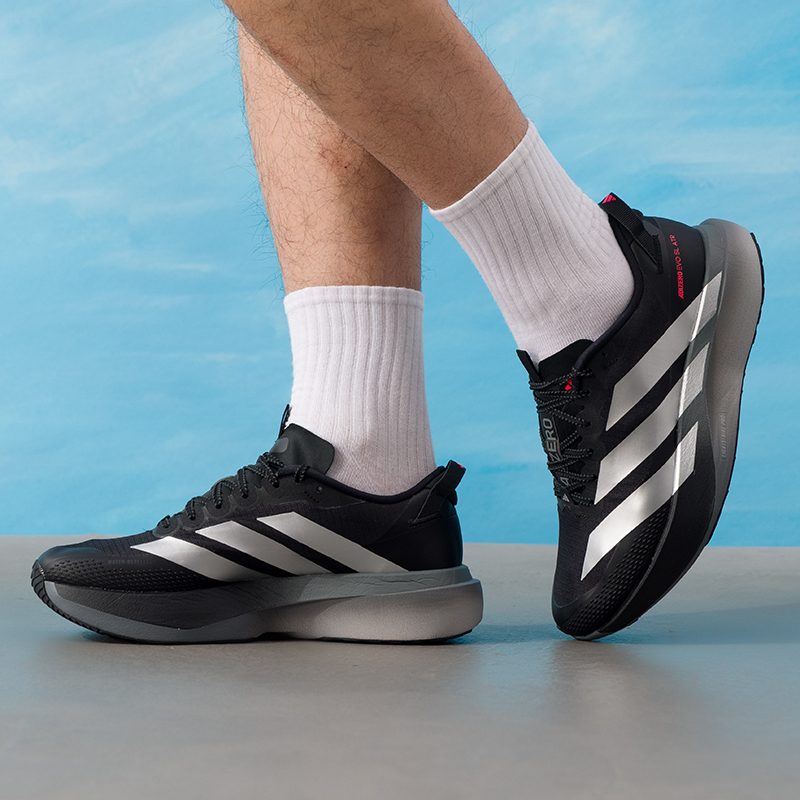 アディダス メンズシューズ オリジナル 軽量 ロードランニン - Lightweight Road Running Shoes のレビューと価格